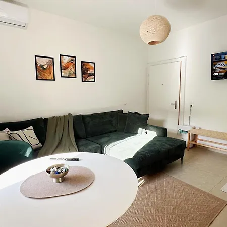 Layal Exclusive 3 Floor House Vikendica *