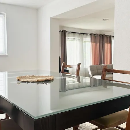 Feriehus Layal Exclusive 3 Floor House *