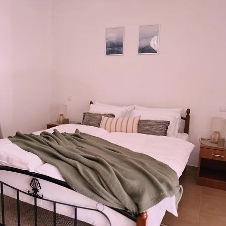 Layal Exclusive 3 Floor House Vikendica *