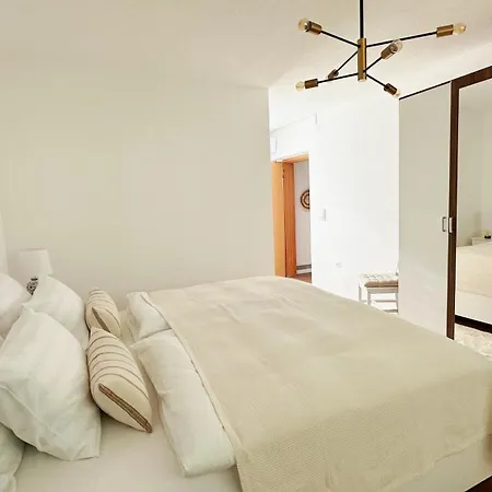 Vikendica Layal Exclusive 3 Floor House