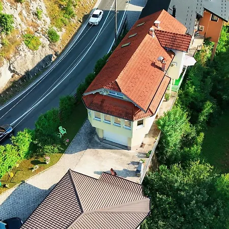 Vikendica Layal Exclusive 3 Floor House Bihac